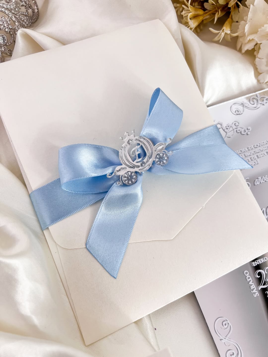 Invitación acrílico espejado quinceañera 3